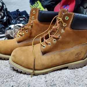 Timberland boots (constructs)